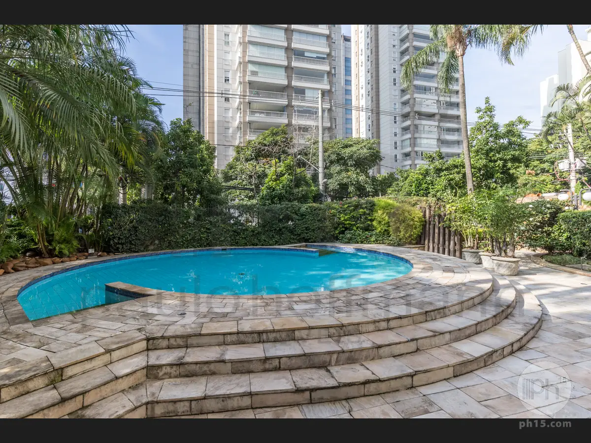 Piscina [2017]