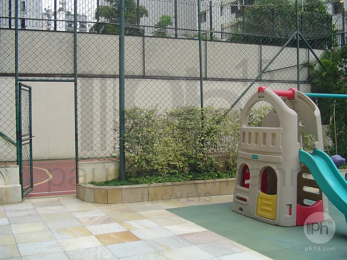 Playground [2005]