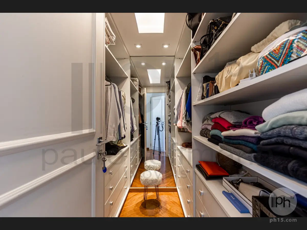 Closet [2025]