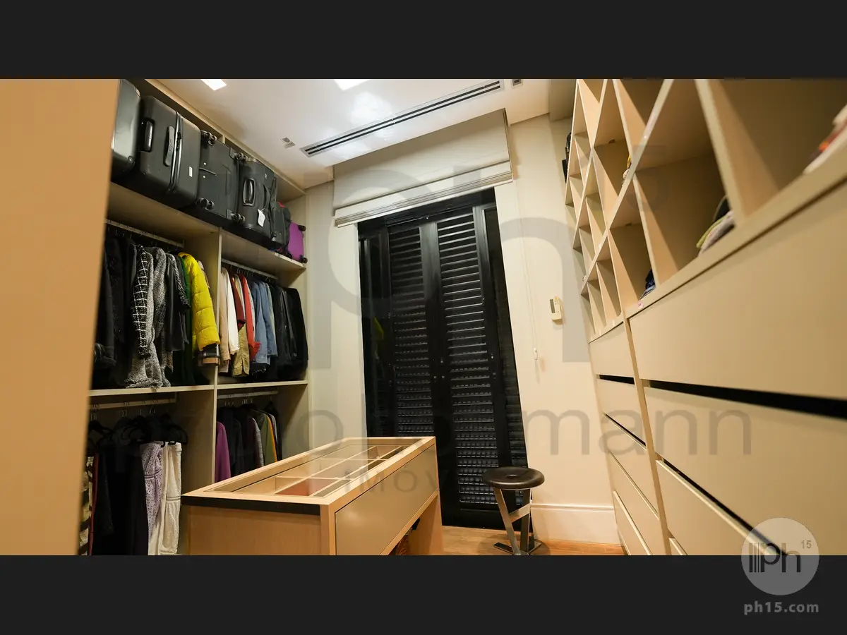 Closet [2025]