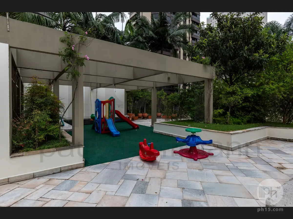 Playground [2018]